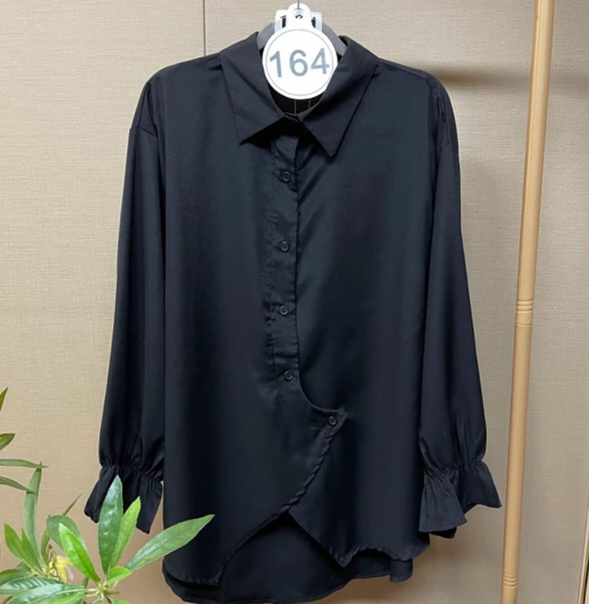 Casual Korean-style long-sleeved shirt for autumn loose-fitting elegant slim-fitting, and versatile top